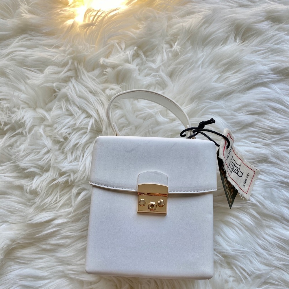 Box shoulder bag